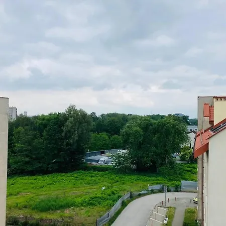 Cosy & Brand New With Balcony